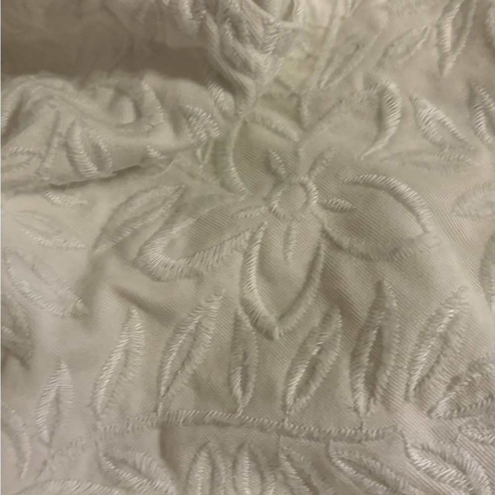 Ralph Lauren Embossed Floral Capris in Light Beige - Picture 9 of 9